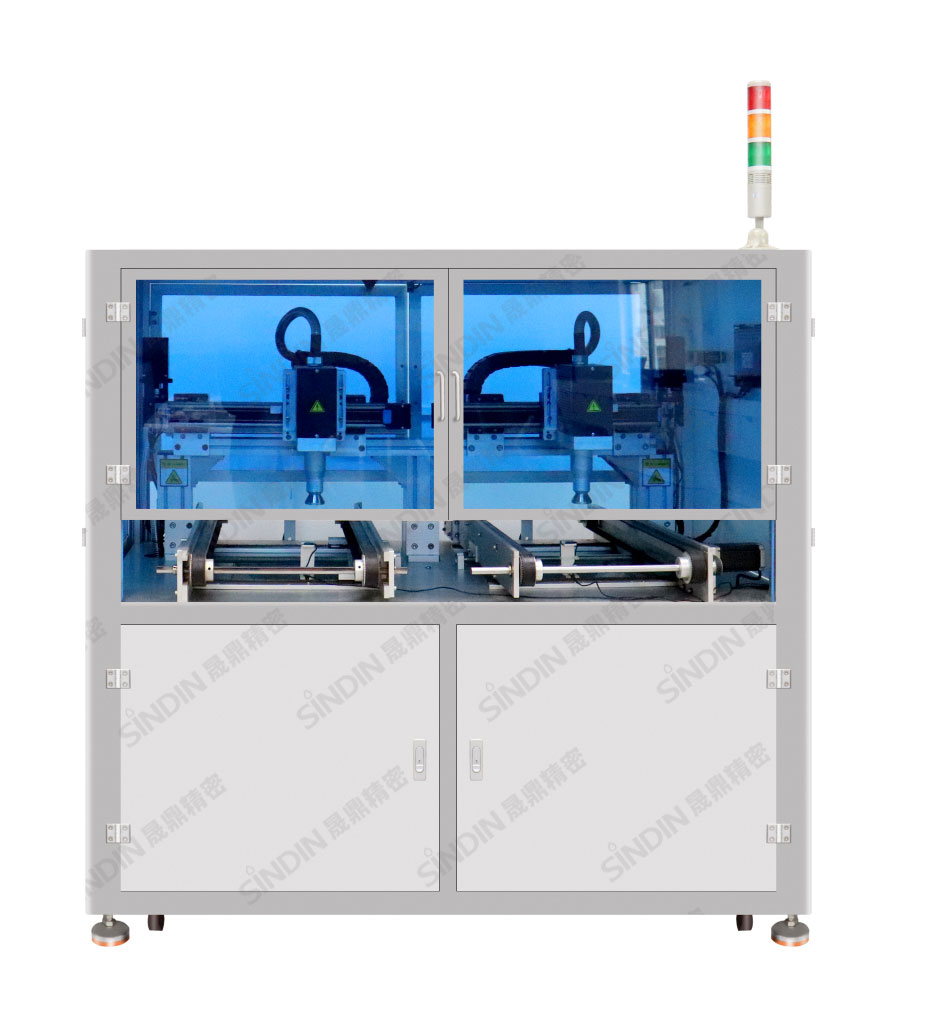 在線式等離子清洗機(jī)是一種先進(jìn)的清洗設(shè)備，處理溫度低，處理全程無污染，處理效率高，可實現(xiàn)全自動在線生產(chǎn)。